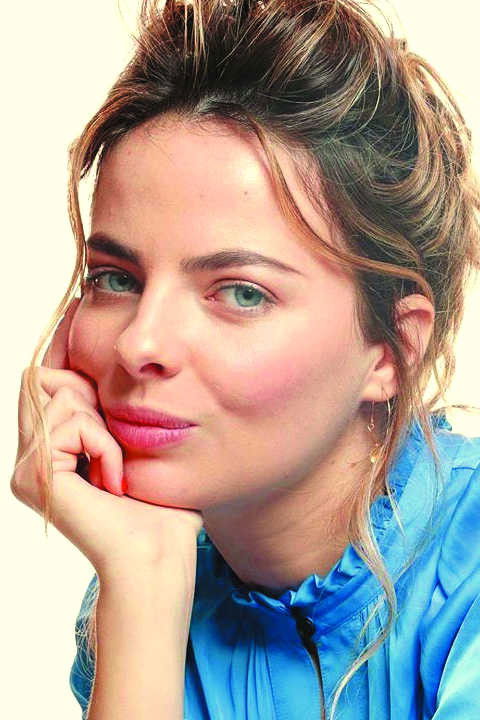 Paolina Biguine backdrop