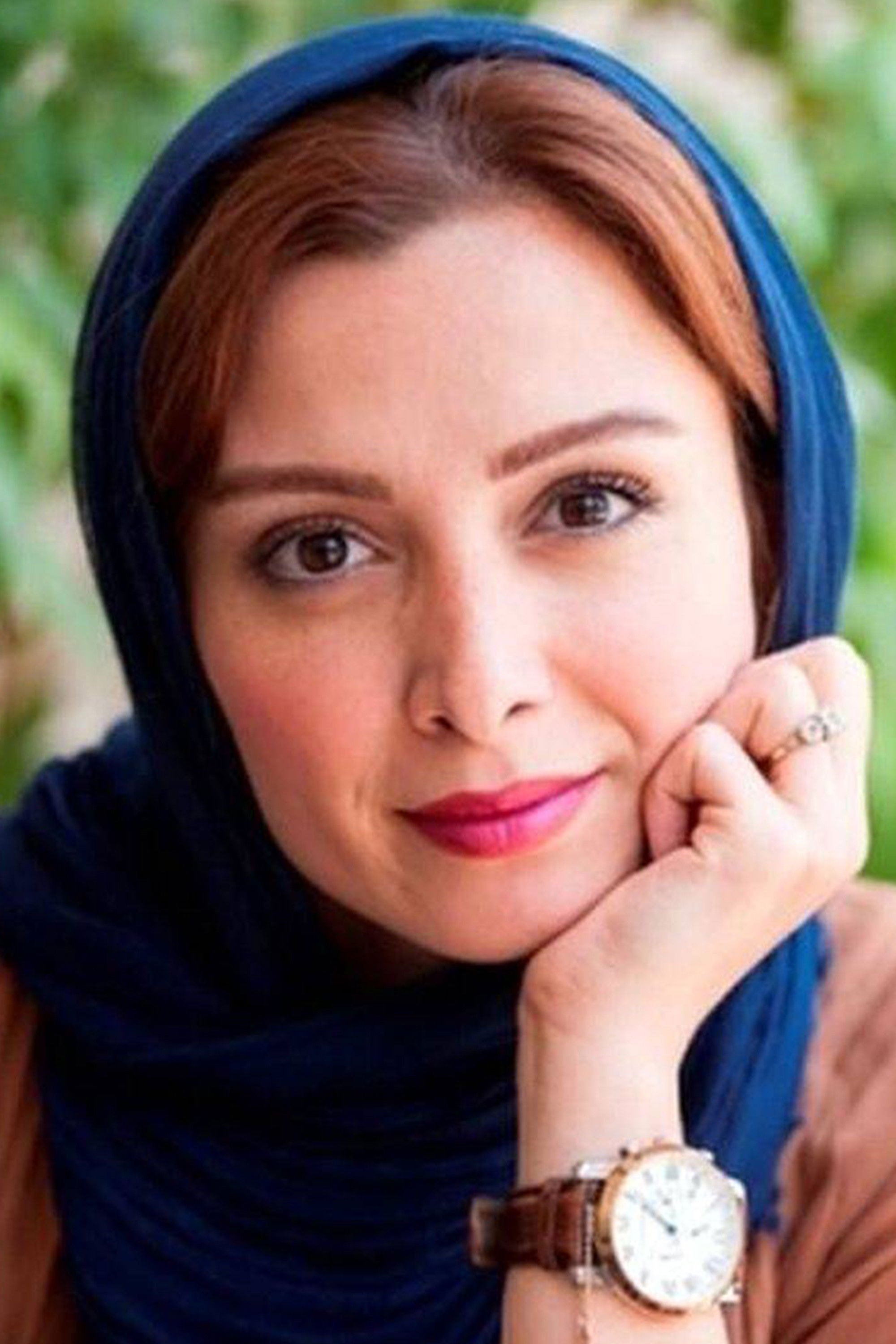 Farnaz Rahnama backdrop