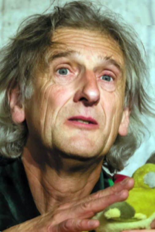 Luc Bromagne backdrop