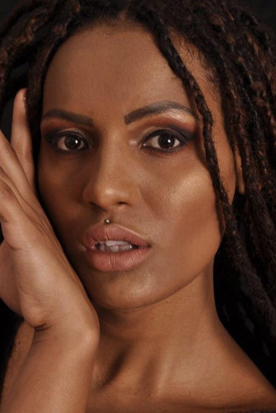 Kiara Felippe backdrop