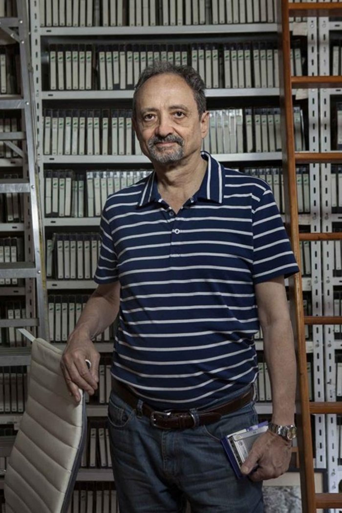 Miguel Rodríguez Arias backdrop