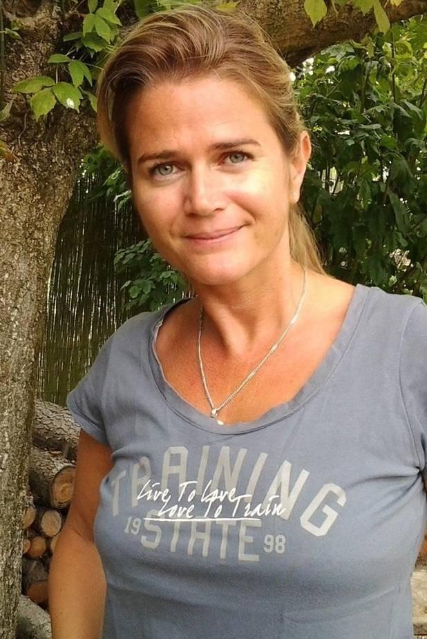 Julie Glenn backdrop