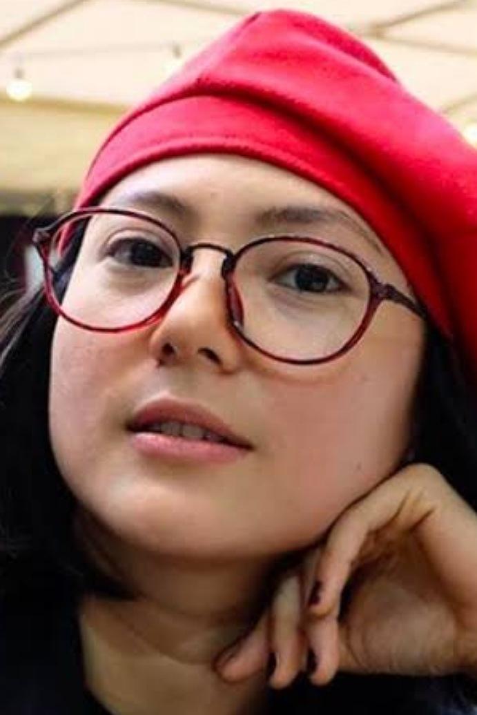 Poppy Sovia backdrop