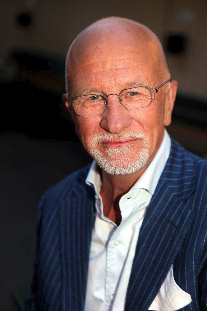 Bosse Larsson backdrop