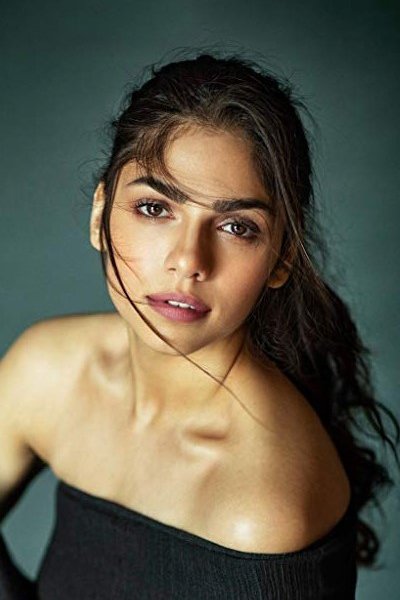 Sharmin Segal backdrop