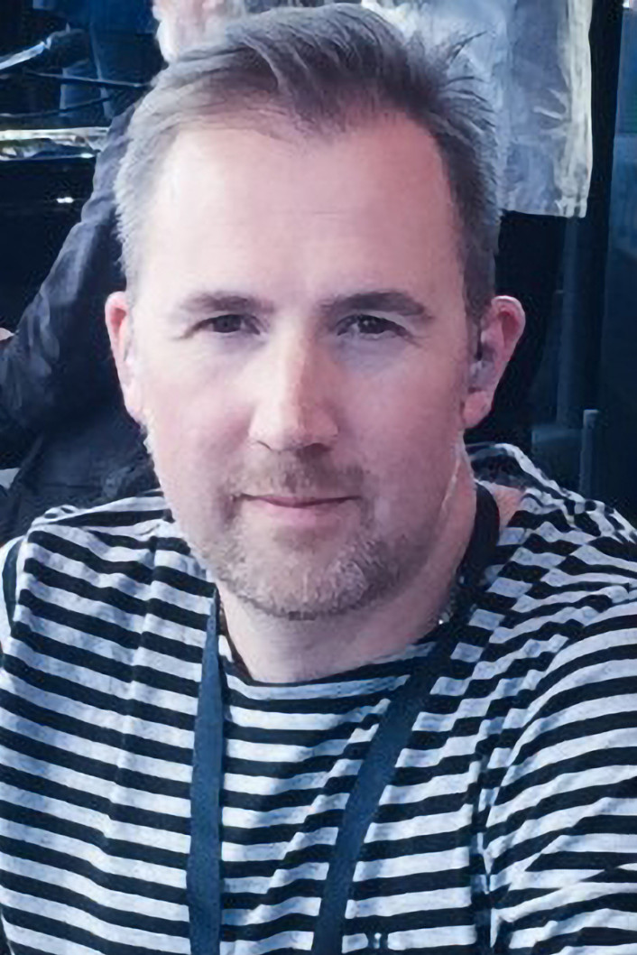 Stefan Brunzell backdrop