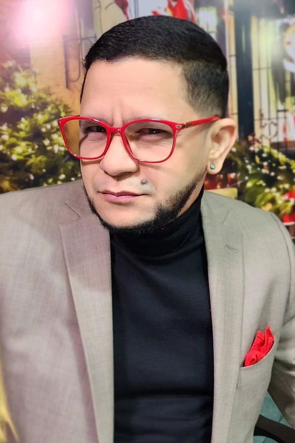 Ovandy Camilo backdrop