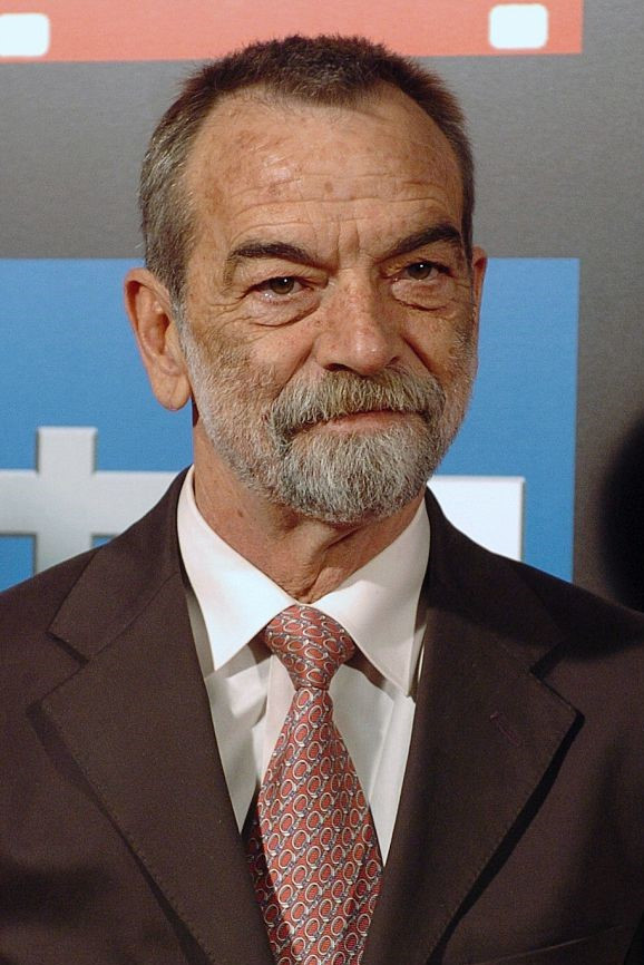 Ignacio Salas backdrop