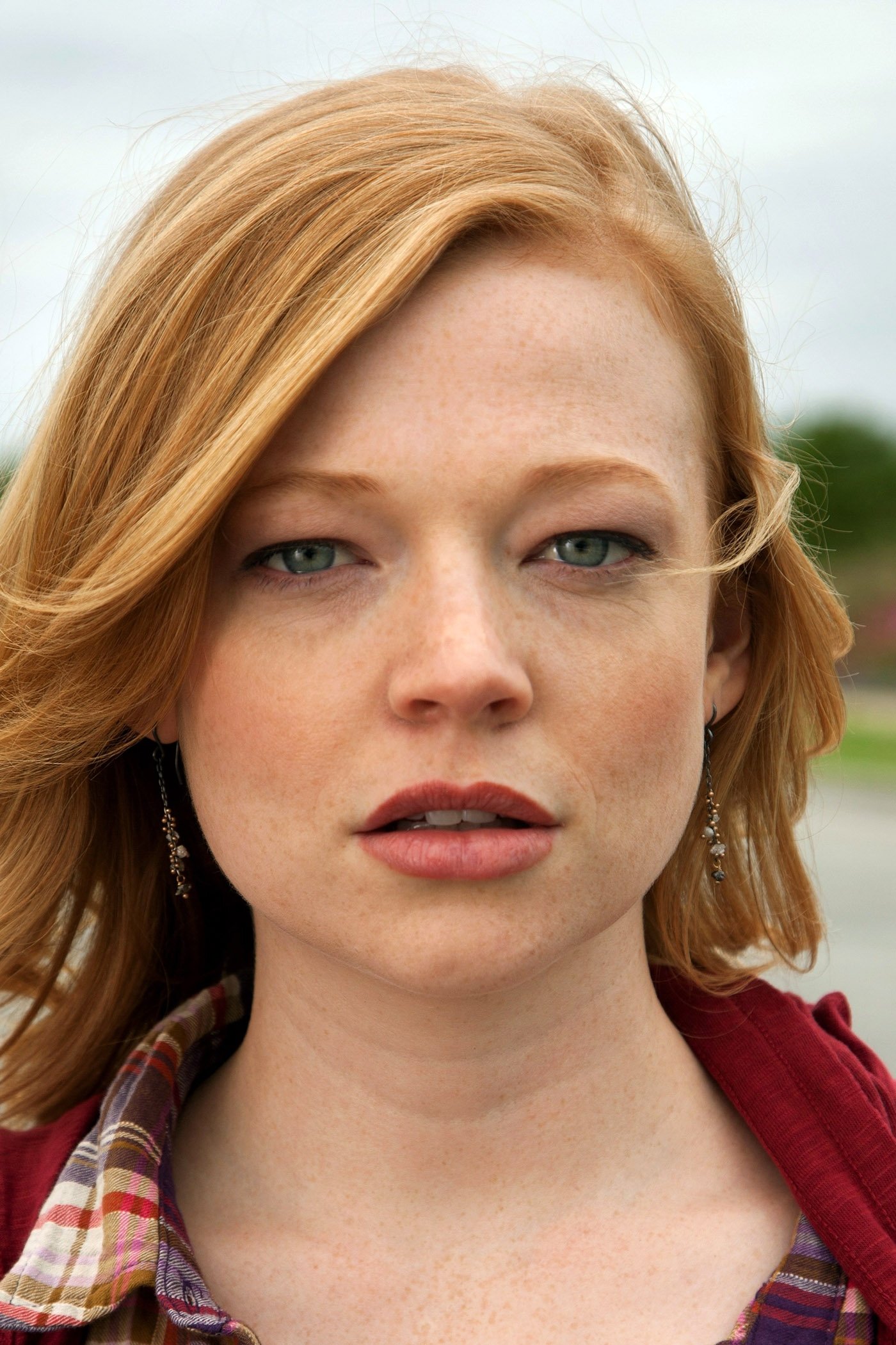 Sarah Snook backdrop