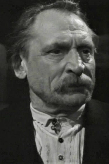 Semyon Bardin backdrop