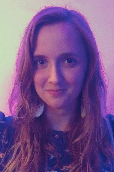 Iuli Gerbase backdrop