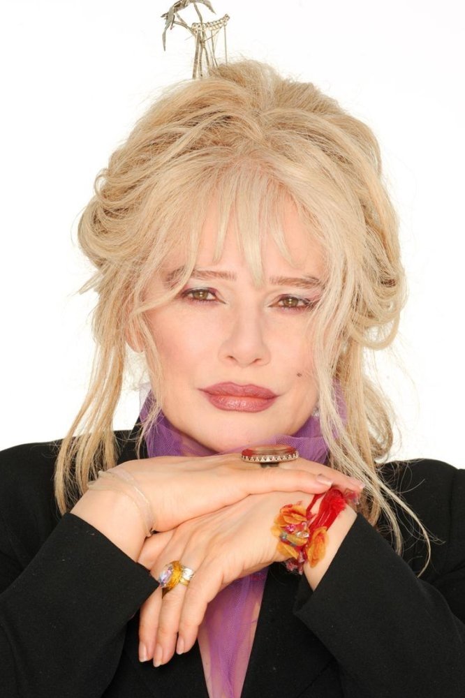 Armande Altaï backdrop