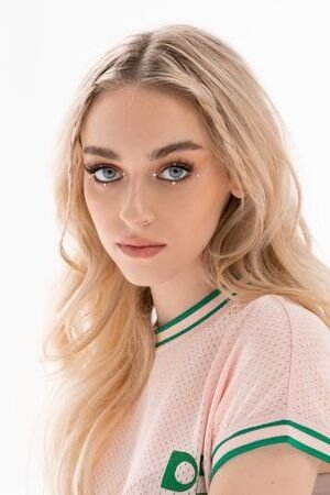 Camille Dhont backdrop