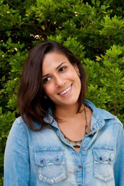 Clara Bastos backdrop