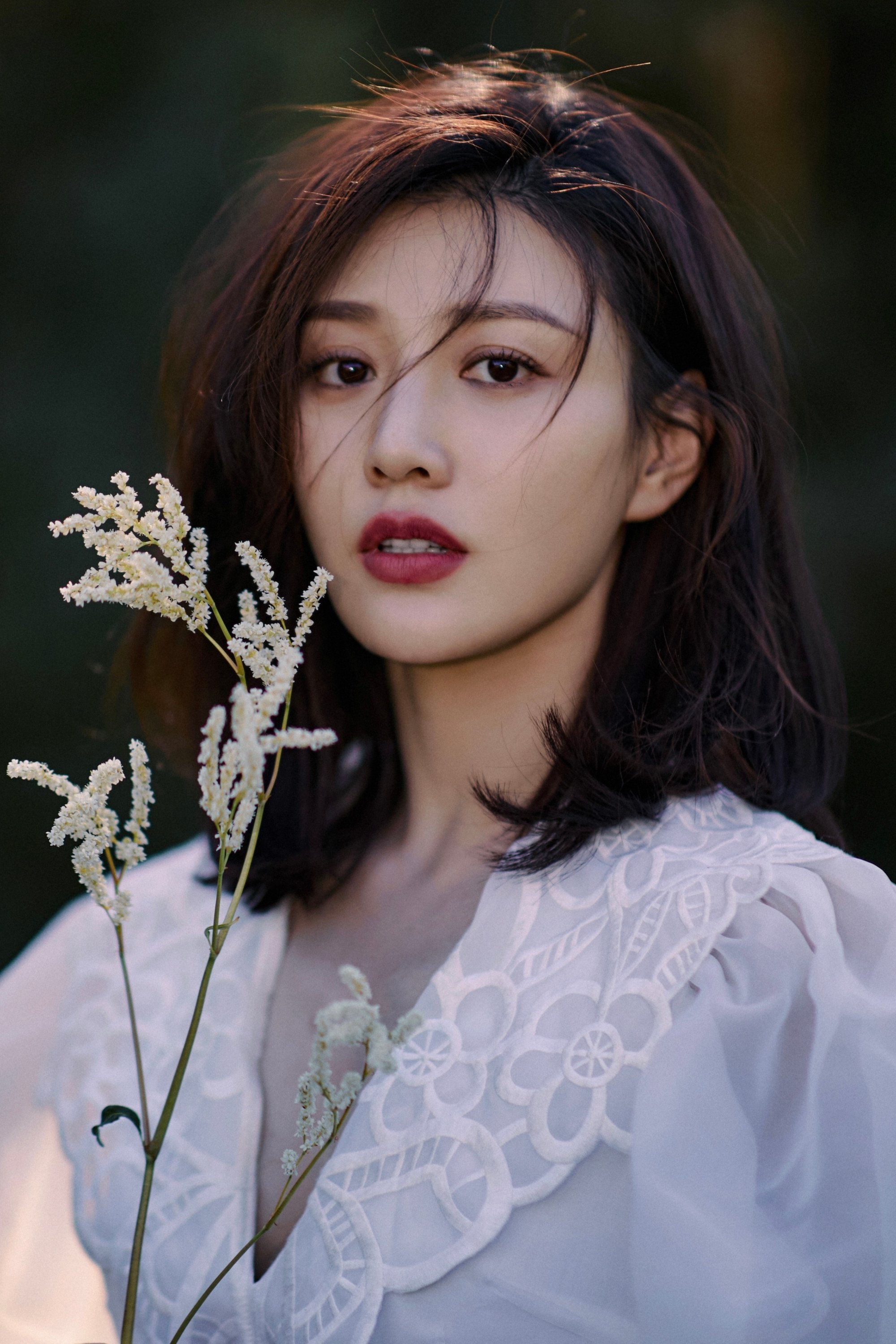 Hou Mengyao backdrop