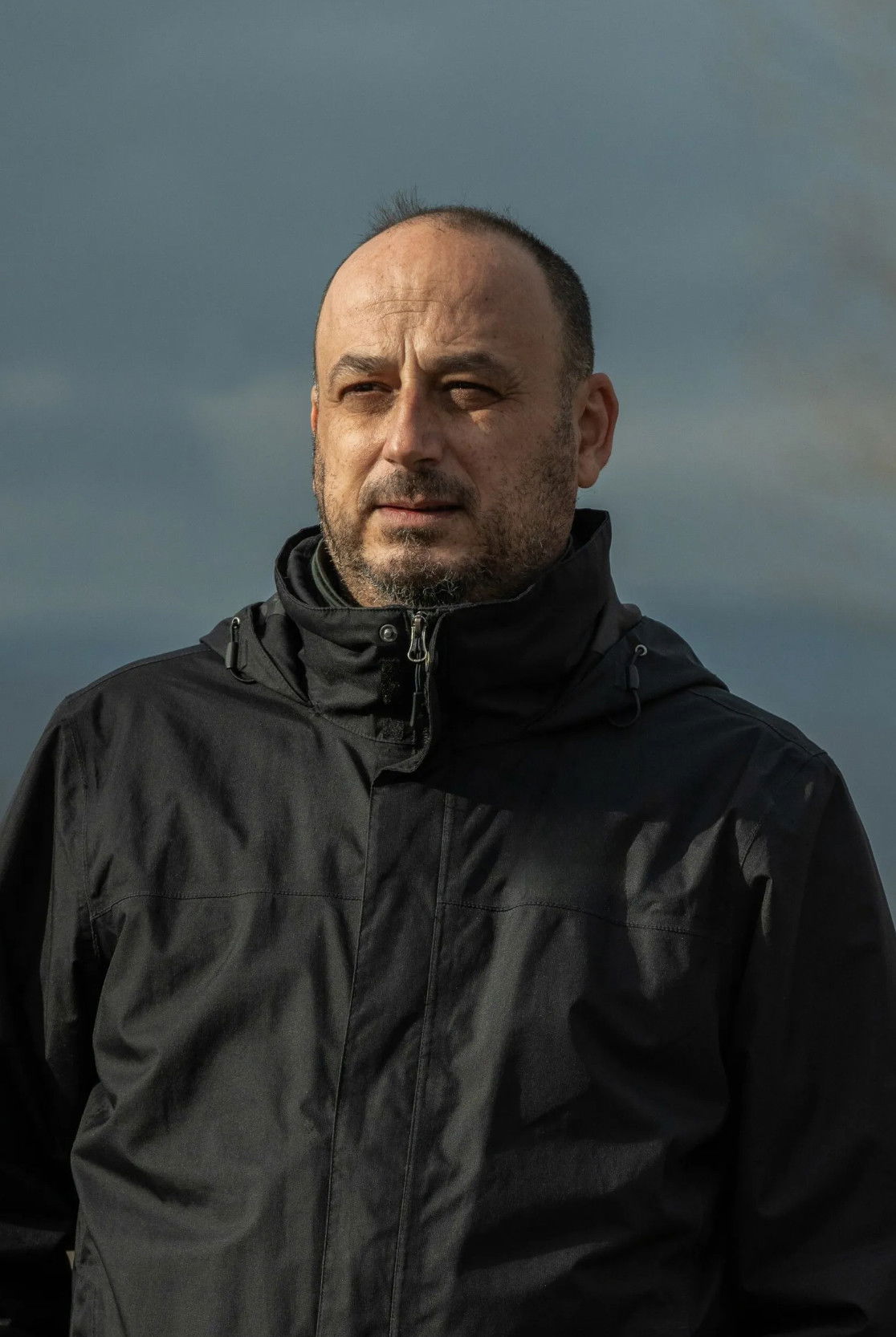 Samir Karahoda backdrop