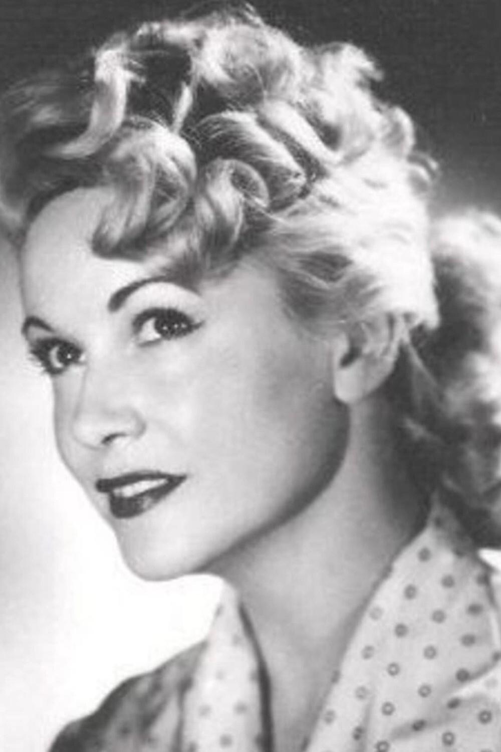 Liliane Bert backdrop