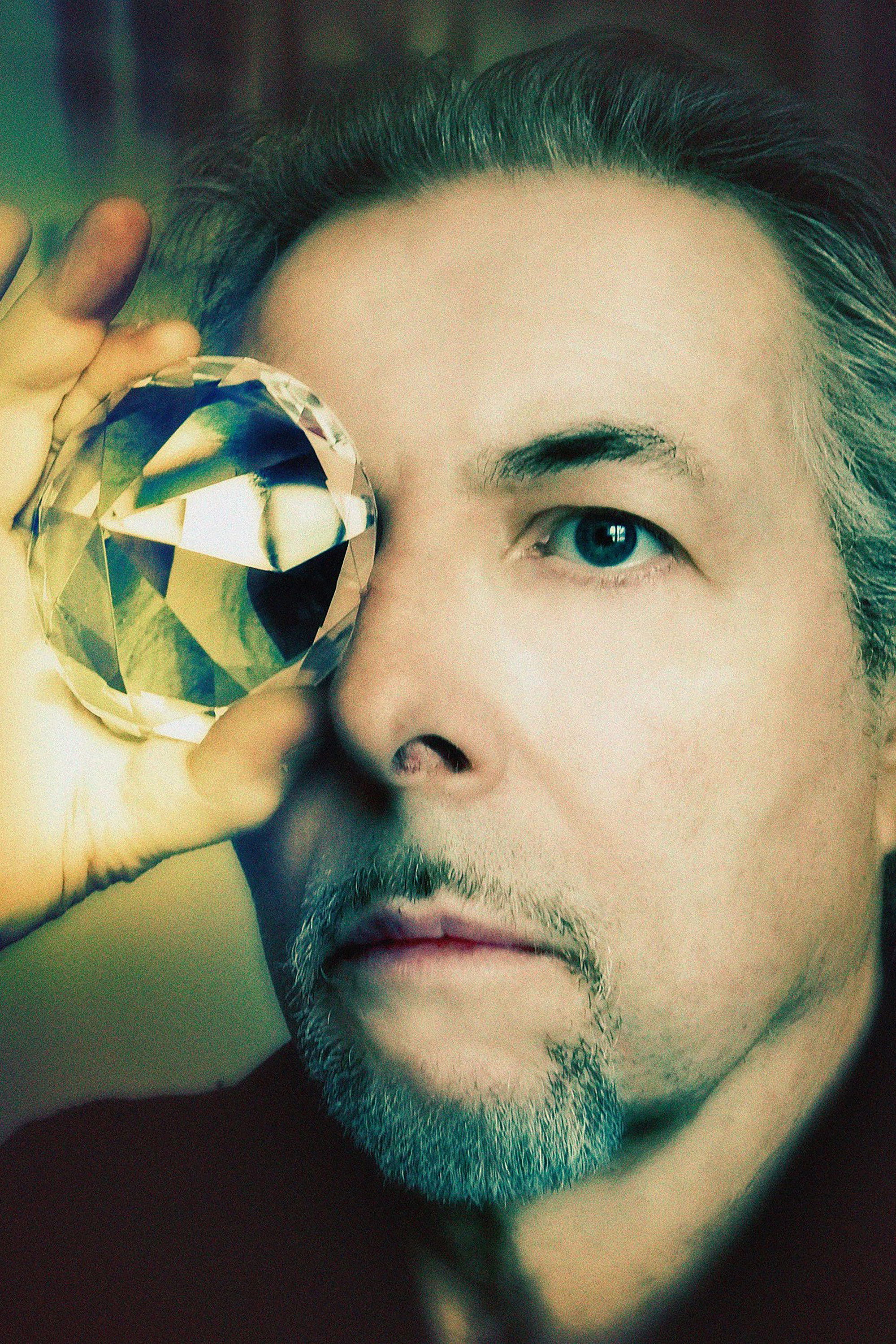 Serge de Cotret backdrop