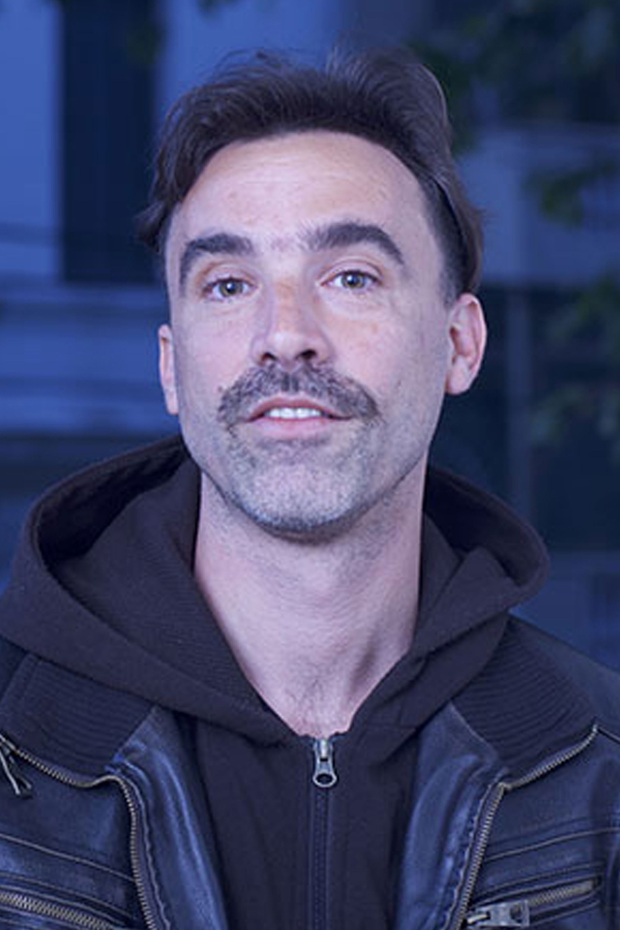 Emiliano Grieco backdrop