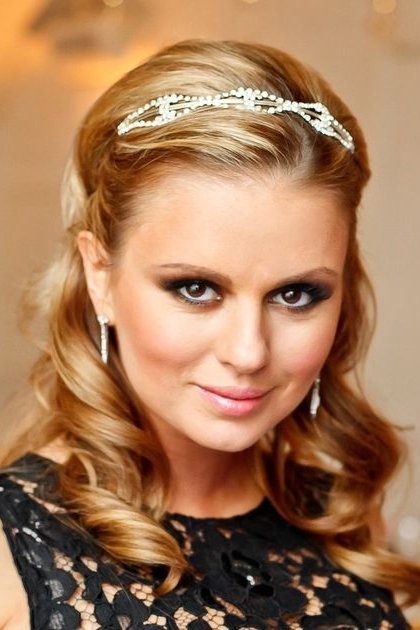 Anna Semenovich backdrop