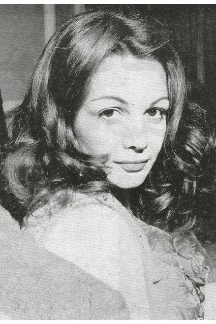 Fereshteh Jenabi backdrop