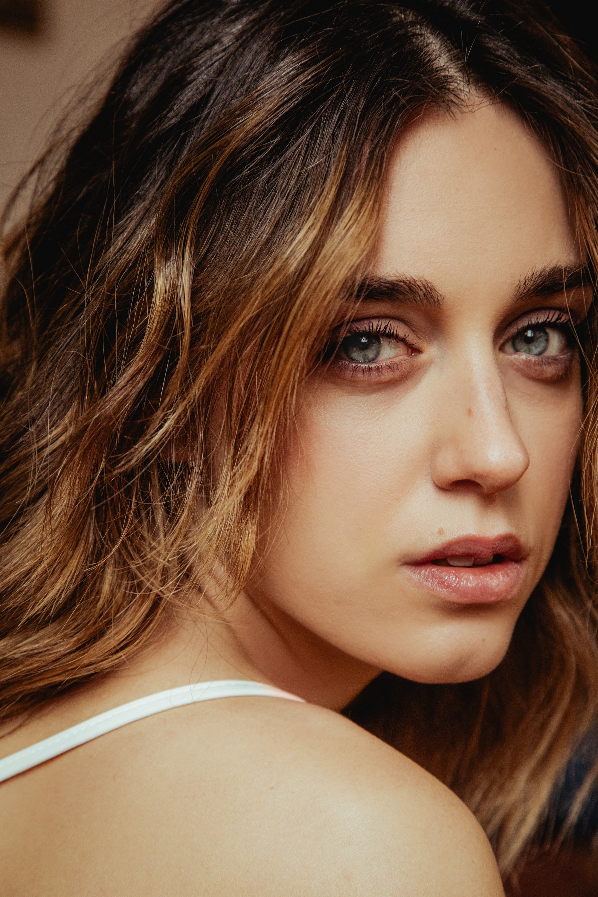 Gjulja Shijavo backdrop