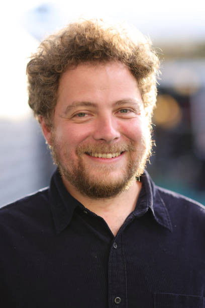 Renato Borrayo Serrano backdrop