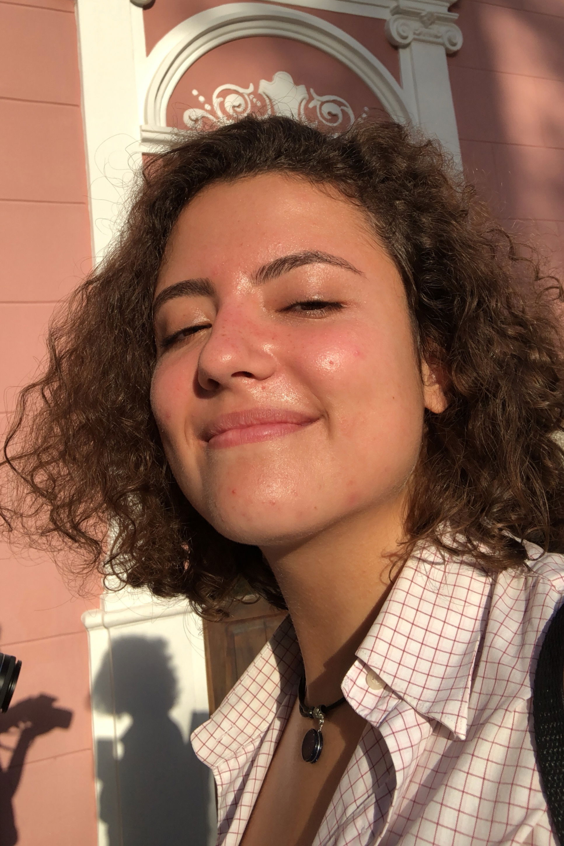 Giovana Nabarrete backdrop