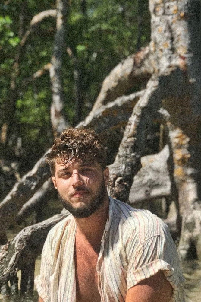 Pedro Toscano backdrop