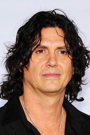 Saúl Hernández backdrop