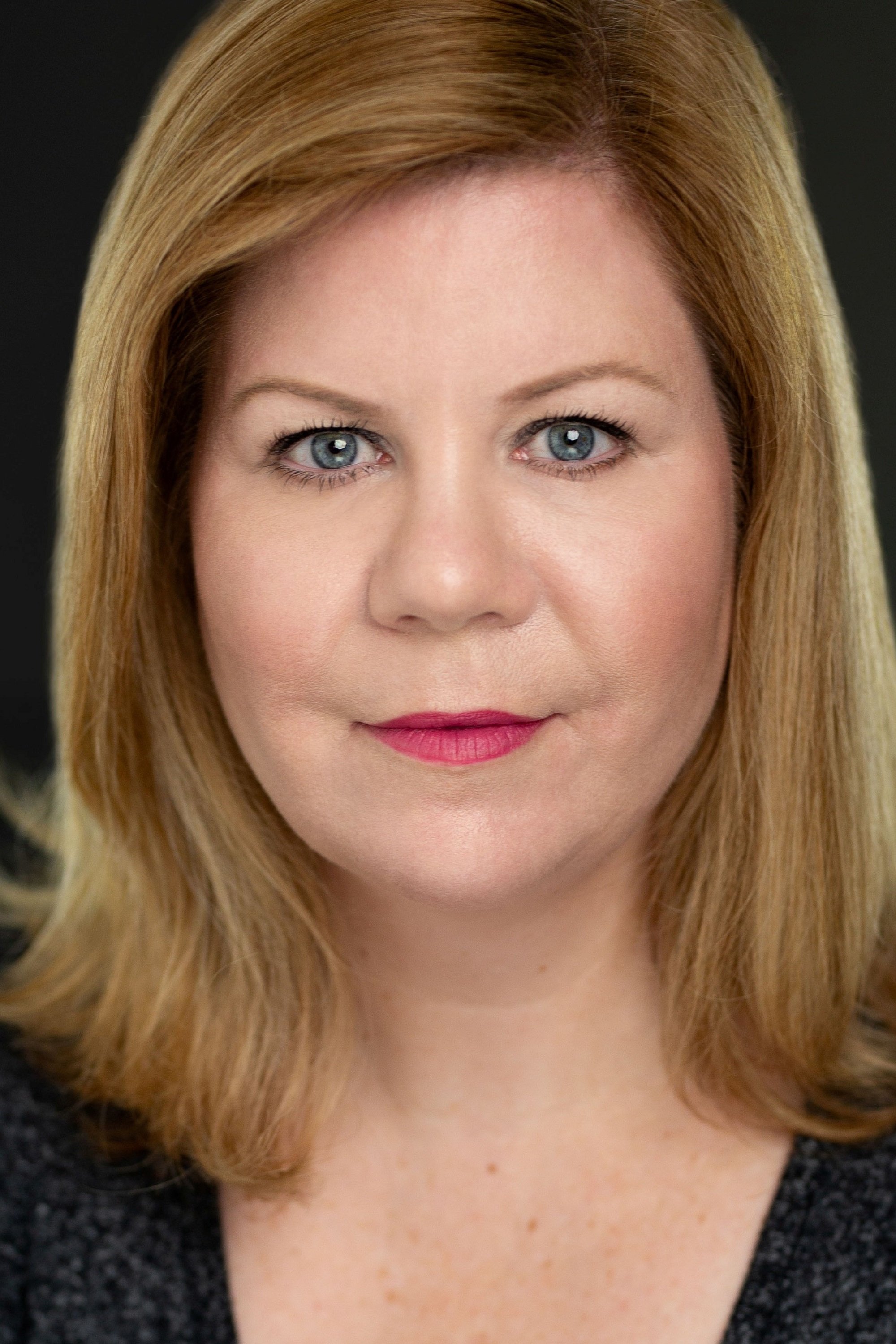 Lesley Mirza backdrop