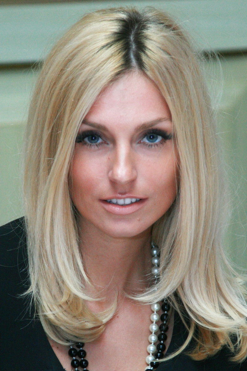 Aleksandra Saveleva backdrop