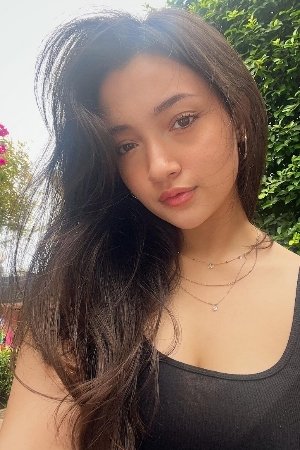 Megan Domani backdrop