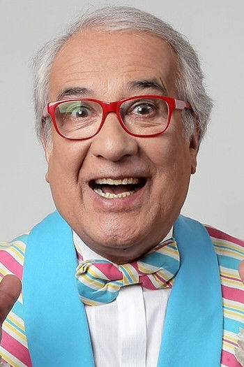 Fernando Alarcón backdrop