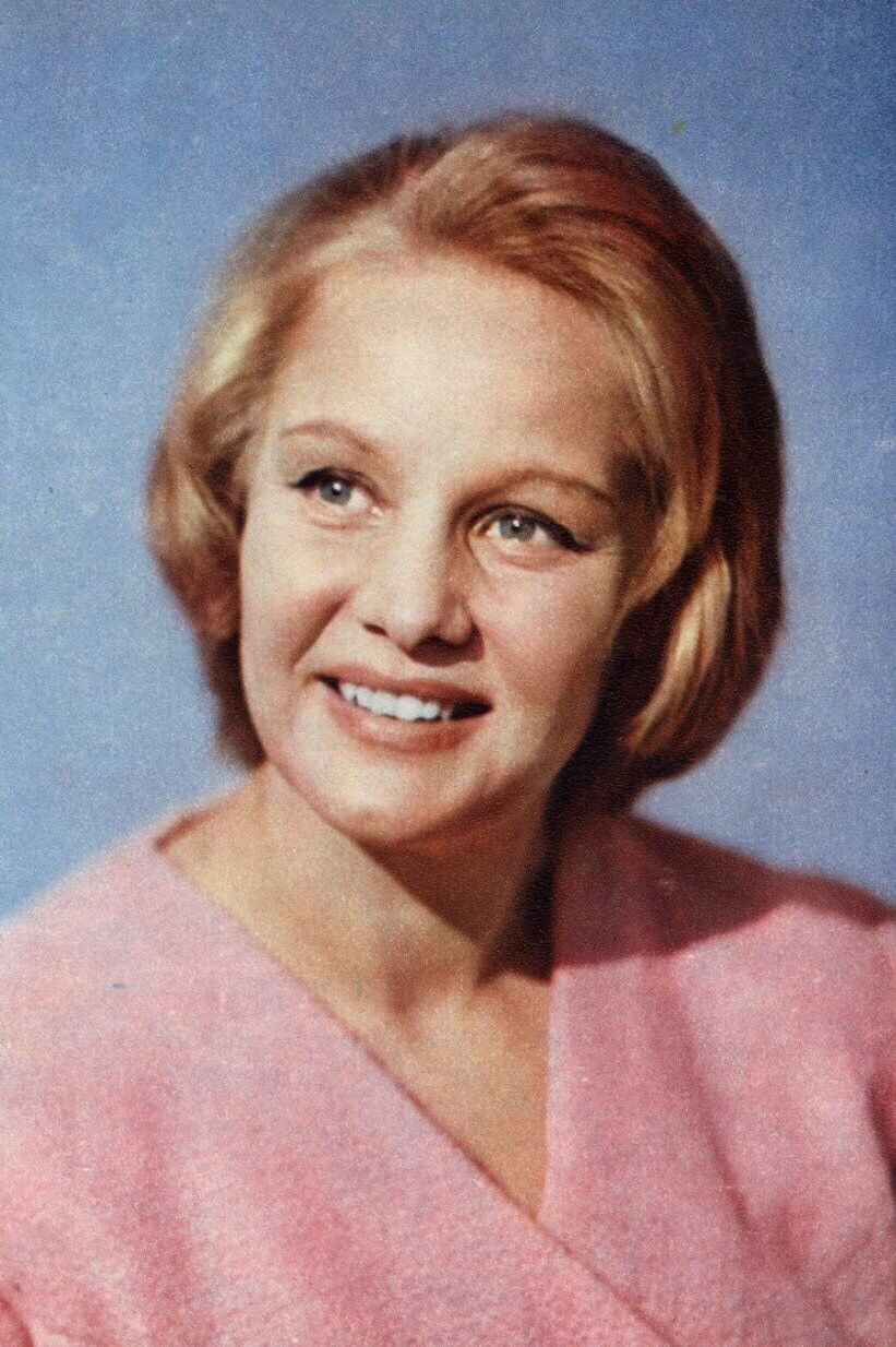 Iya Arepina backdrop