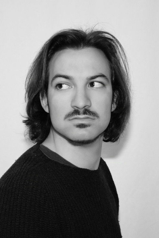 Tommaso Santambrogio backdrop