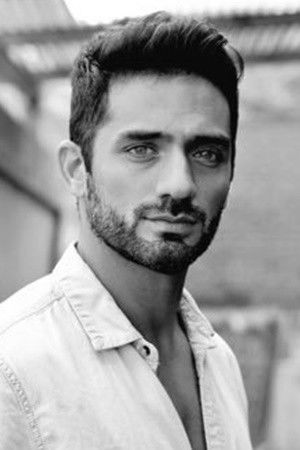 Pablo Heredia backdrop