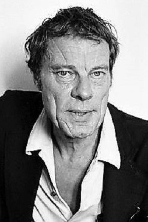 Thomas Holtzmann backdrop