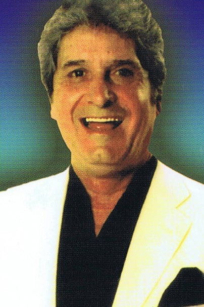 Manolito Martín backdrop