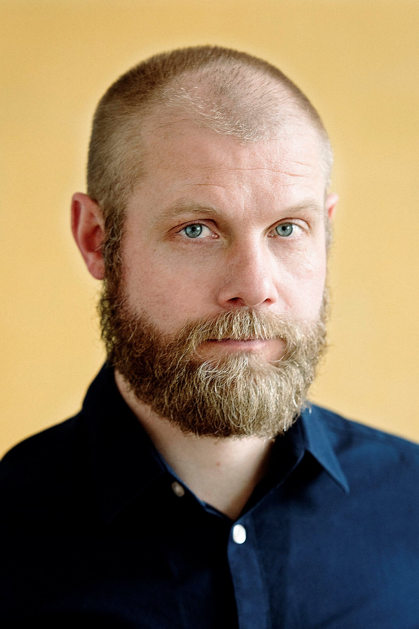 Micha Hulshof backdrop