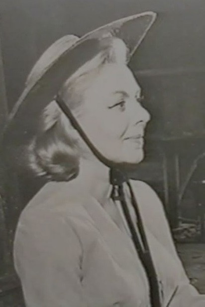 Marcela Rusu backdrop