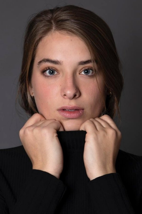 María José de la Cruz backdrop