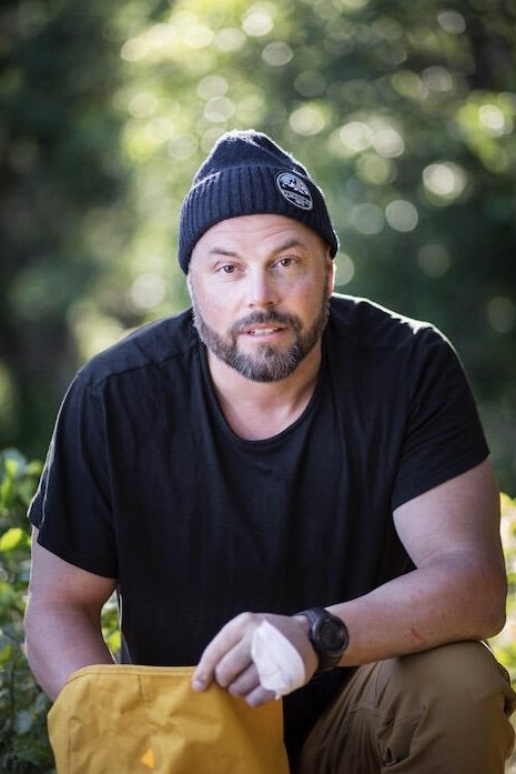 Mikael Lindnord backdrop