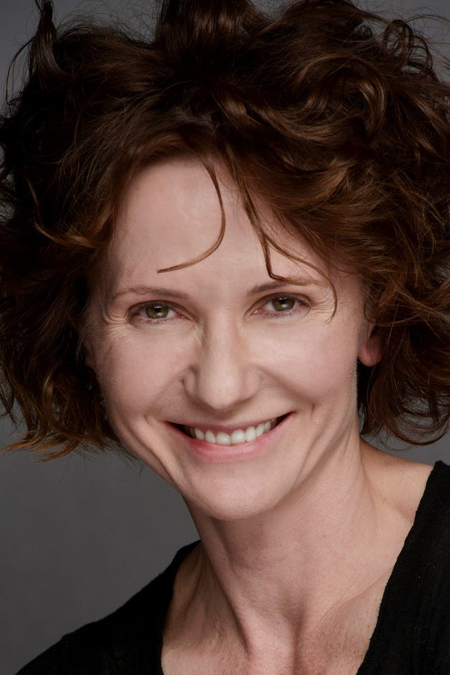 Anastasiya Sapozhnikova backdrop