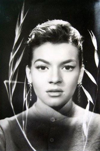 Lilián de Celis backdrop