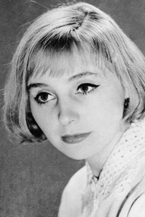 Mariya Sternikova backdrop