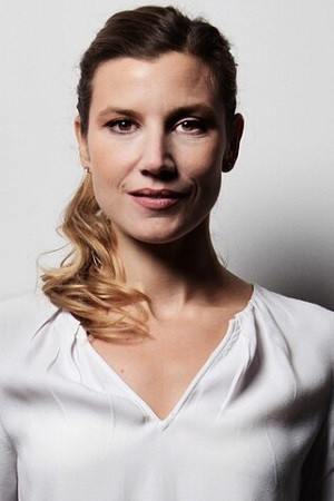 Yesim Meisheit backdrop