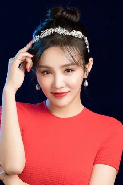 Zheng Yihan backdrop