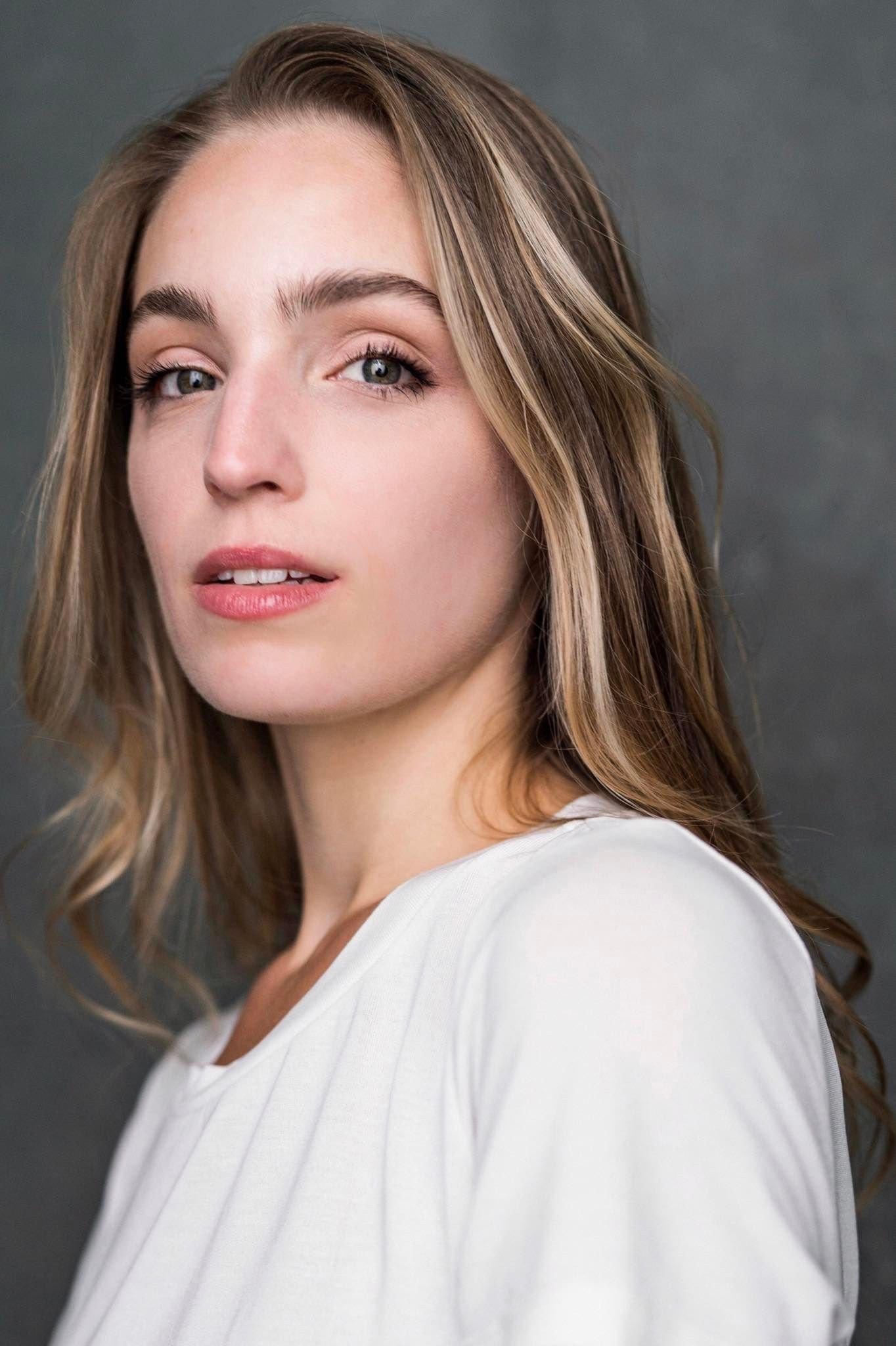 Zsuzsanna Bíró backdrop