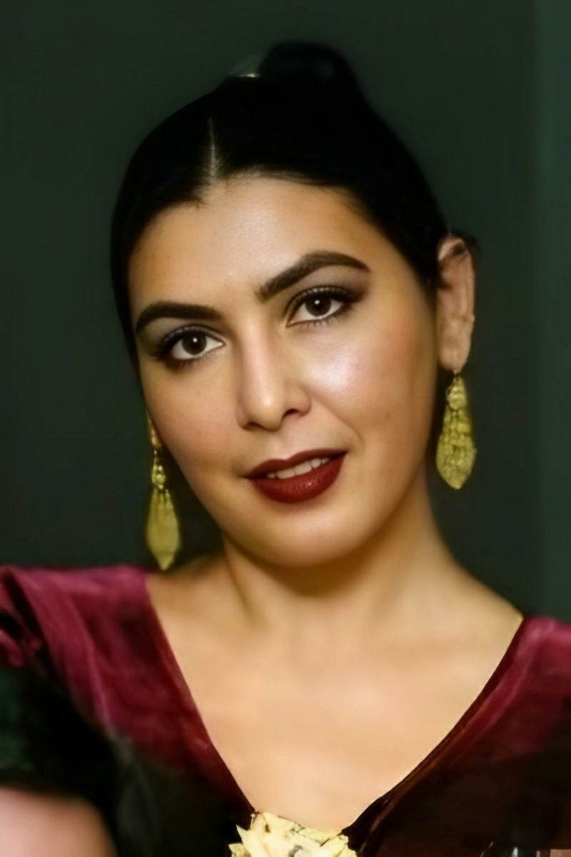 Lari Khitana backdrop